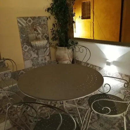 Casa Indipendente Con Terrazzo Nel Centro Storico Di Holiday home
